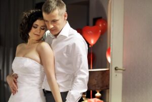 Katarzyna Cichopek Instagram - ✨ 25 lat minęło jak jeden dzień… ✨
Dziś mija dokładnie 25 lat od emisji pierwszego odcinka „M jak miłość” ❤️
Pamiętam ten dzień, emocje, stres, radość – wszystko jakby to było wczoraj. Nie przypuszczałam wtedy, że ten serial na zawsze zmieni moje życie.
To dzięki „M jak miłość” mogłam dorastać razem z Wami, przeżywać wzruszenia, uczyć się, kochać, śmiać i płakać na ekranie.
Dziękuję Wam – widzom – za miłość, wsparcie i wierność przez te wszystkie lata. To dzięki Wam ta historia trwa tak długo i wciąż porusza serca. ❤️
Dziękuję też całej ekipie, produkcji i wszystkim, z którymi miałam szczęście pracować – za cudowny czas, przyjaźnie i wspomnienia, które zostaną ze mną na zawsze. 💫
Z ogromną wdzięcznością,
Wasza Kasia 💕