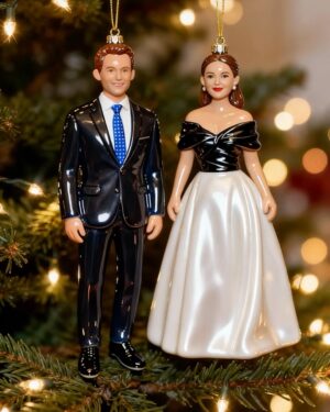Katarzyna Cichopek Instagram - Którą bombkę powiesilibyście na swojej choince? 🎄❄️