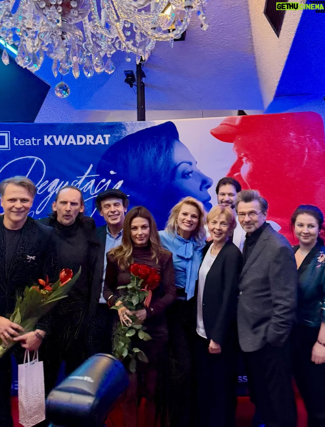 Katarzyna Glinka - 2K Likes - Wczorajsza premiera 

Degustacja @teatr_kwadrat 

Dziękuję wszystkim, którzy byli ze mną tego wieczoru ❤️

@violapiekut dziękuję za cudną oprawę 

@ewa.wencel 
@jakubprzebindowski 
@tomasz_schimscheiner_official 
@jasiekbutruk 
@jacekluczak_aktor