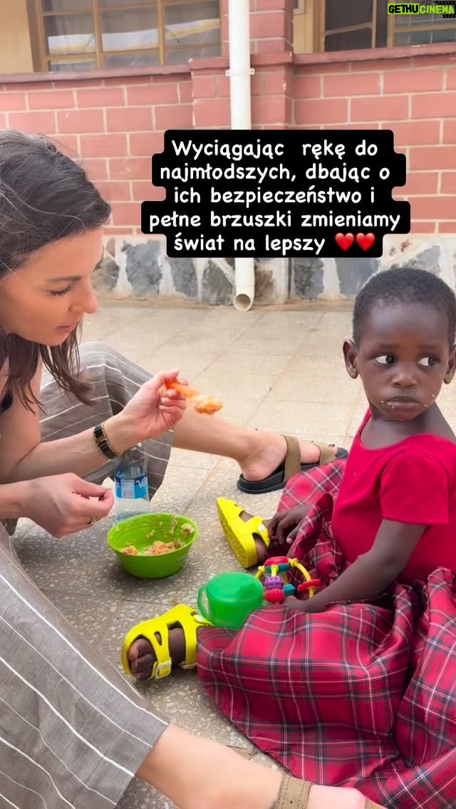 Katarzyna Glinka - 2.3K Likes - Wystarczy jeden akt dobroci, jedna chwila miłości bliźniego by rozpocząć falę zmian. 🫶❤️
Teraz bardziej niz kiedykolwiek pokażmy światu, że współczucie i empatia są największą siłą 🙌
Bądź ręką, która chroni,głosem, który daje nadzieję, światłem w czyjejś najciemniejszej godzinie🙏🏻

Adoptując na odległość wspierasz dzieci w childrens home w Zambii.
Wejdź na @fundacja.kasisi ❤️

#pomoc
#charity