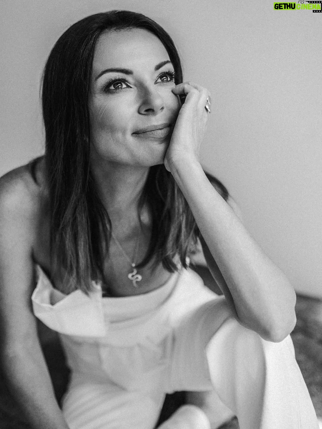 Katarzyna Glinka - 2.2K Likes - Muszę wybrać JEDNO ….
Albo czarno-białe albo w kolorze 

To które ????
Doradzicie ?

Foto  @falkowskafotografia