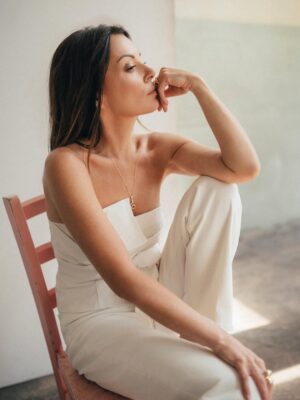 Katarzyna Glinka Instagram - Muszę wybrać JEDNO ….
Albo czarno-białe albo w kolorze 

To które ????
Doradzicie ?

Foto  @falkowskafotografia