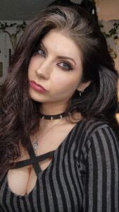 Actress KateLynn E. Newberry HD Photos and Wallpapers December 2025
