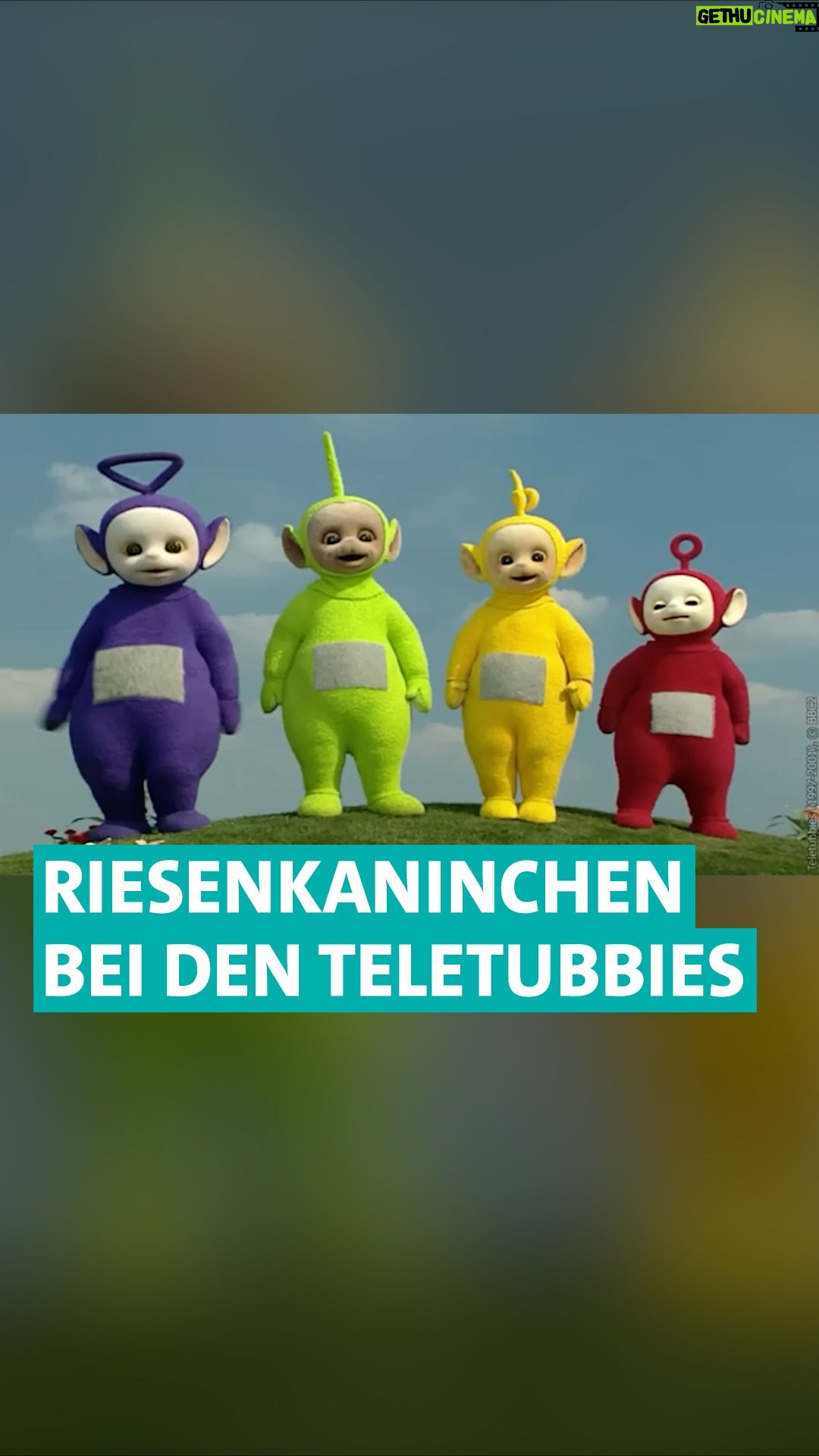 Kathrin Fricke - 10.9K Likes - Tinky-Winky, Dipsy, Laa-Laa und Po – die Teletubbies waren das quietschbunte Fiebertraum-Phänomen der späten 90er – und mitten drin ein paar RIESENKARNICKEL

Mit ihren Antennen, Bäuchen als Bildschirme und der ikonischen Baby-Sonne im Himmel haben sie Kinder fasziniert und Erwachsene verwirrt. Coldmirror hat sich die Teletubbies mal genauer angeschaut und haut einige Facts raus, die ihr sicher noch nicht kennt. In die Folge reinzuhören lohnt sich, wie immer.

🎧
PODCAST: TELEKADDI - Coldmirrors Kinderserien
FOLGE: Ah, Oh, Stress im Teletubbyland

#Teletubbies #Coldmirror #Serien #TV #Podcast #ARD #ARDAudiothek