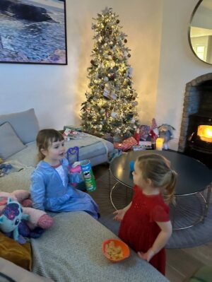 Kathryn Thomas Instagram - Finally looking through some Christmas pics. Hope you all had a good one ……and if not here’s to 2026 being a year of health and happiness ❤️ @linthomasie @susanswitz25 @colmpower @padraig.mcl