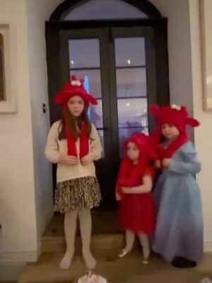 Kathryn Thomas Instagram - Finally looking through some Christmas pics. Hope you all had a good one ……and if not here’s to 2026 being a year of health and happiness ❤️ @linthomasie @susanswitz25 @colmpower @padraig.mcl