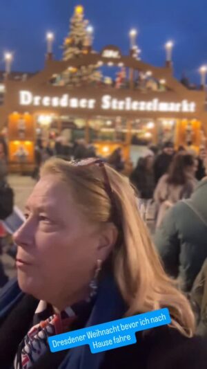 Kathy Kelly Instagram - Weihnachts Markt in Dresden heute on a Promotion tour , nach gestern  Chemnitz der grandiose letze Tag bevor die Feiertage kommen. Heute radio  Dresden und Zeitungen Bilder  gemacht in der Weihnachts Markt Dresden #weihnachtskonzerte #neujshrkonzerte#Kathykellyofficial