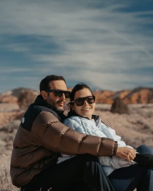 Kathy Saenz Instagram - En algún lugar de la galaxia te encontré …
Mi alma festejó por eras y la luz del amor verdadero se manifestó …
Eres ese calor que acompaña mis lunas …
No podré expresar jamás en palabras la infinitud de mi amor por ti.
Gracias mi @cleal91 por captar siempre los momentos más especiales