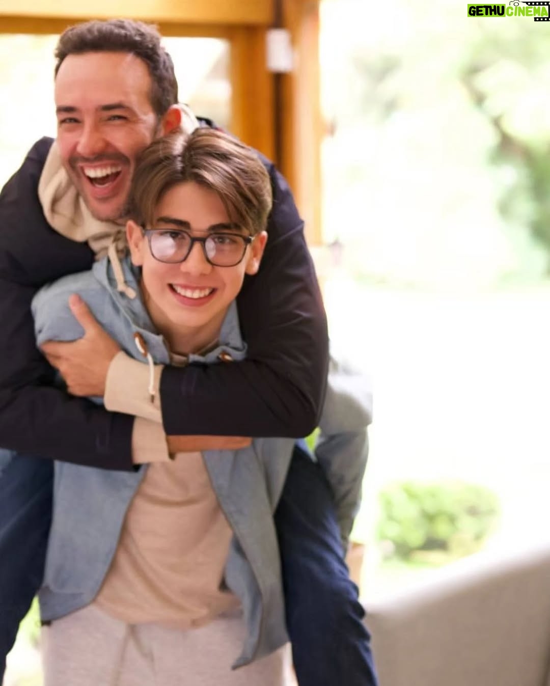 Kathy Saenz - 63.5K Likes - Que lindo tener una excusa más para decirte que eres el mejor papá del mundo, eres un papá ejemplar, lleno de cualidades maravillosas que han sido y serán de gran ejemplo❤️✨
Gracias por el Amor, la dedicación y la cualidad infinita de dar día a día con un corazón tan amplio y puro.
Te Amamos mi amor divino @sebastianmartinezn ❤️
@amadormartinezsaenz 
✨
❤️