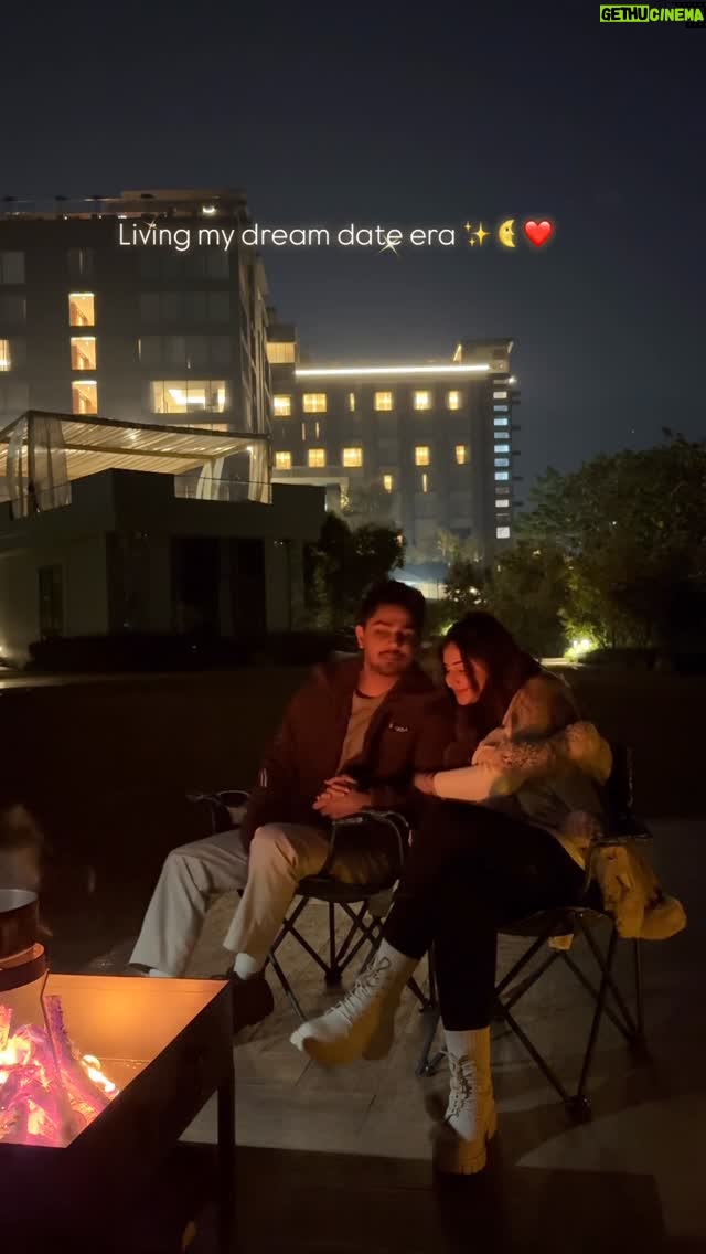 Kaushiki Chopra - 7K Likes - Falling for the moment… and for you 😘🧿❤️

 

#dreamdate #bonfire #trending #couplevideos #couple #datenight #dehradun #uttrakhand #hillstation