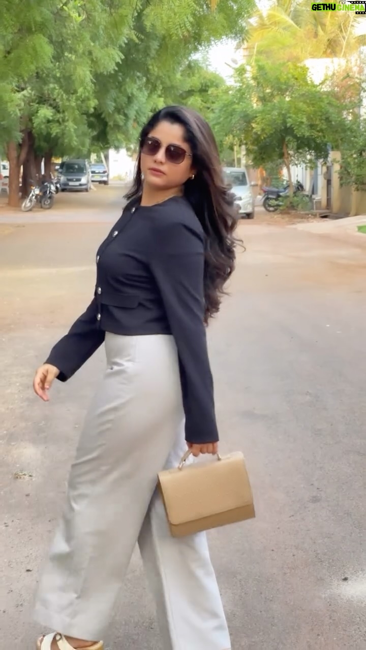 Kaveri Bagalkote - 12.9K Likes - 🎇🔥

#kaveribagalkote #makeupartist #kannada #love #trending #kichcha #kichchasudeep
