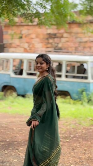 Kaveri Bagalkote Instagram - Bari pustaka matravalla??? 🕊️