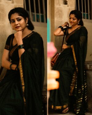 Kaveri Bagalkote Instagram - ಅವಳ ಕಣ್ಣಿನ ಮಿಂಚು, ಕಾಲವೇ ನಿಂತಂತಿದೆ,
ಅವಳ ಹೆಜ್ಜೆಯ ನಾದ, ಕನಸೇ ಜೀವಂತವಾಗಿದೆ✨
2 ಭಾಗಕ್ಕಾಗಿ
@kaveri_bagalkote_official
@theluxevisuals.in
ವಿಕ್ಘಿಸಿ