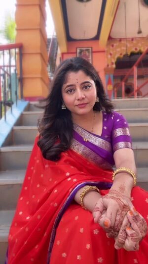 Kaveri Bagalkote Instagram - Helo mava 🥰
Saree from @brandsareesdealer
#kaveribagalkote #makeupartist #kannada #love #trending #hairstyle #ningavvaningavva