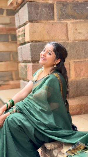 Kaveri Bagalkote Instagram - 🕊️🫶🏻🥰
#kaveribagalkote #makeupartist #kannada #love #trending #reels #hairstyle #makeup #seemaginirama