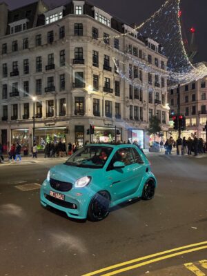 Kavita Ghai Instagram - Thank you, 2025, for the lessons, the strength, and the memories that shaped me.
#blessed #thankful #besttimeoftheyear #christmas #newyear #london #greatfull