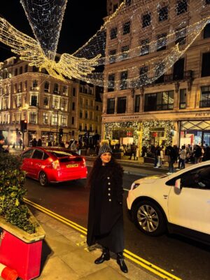 Kavita Ghai Instagram - Christmas may have packed up its lights, but the magic stays on because a brand new year is about to begin🎄✨