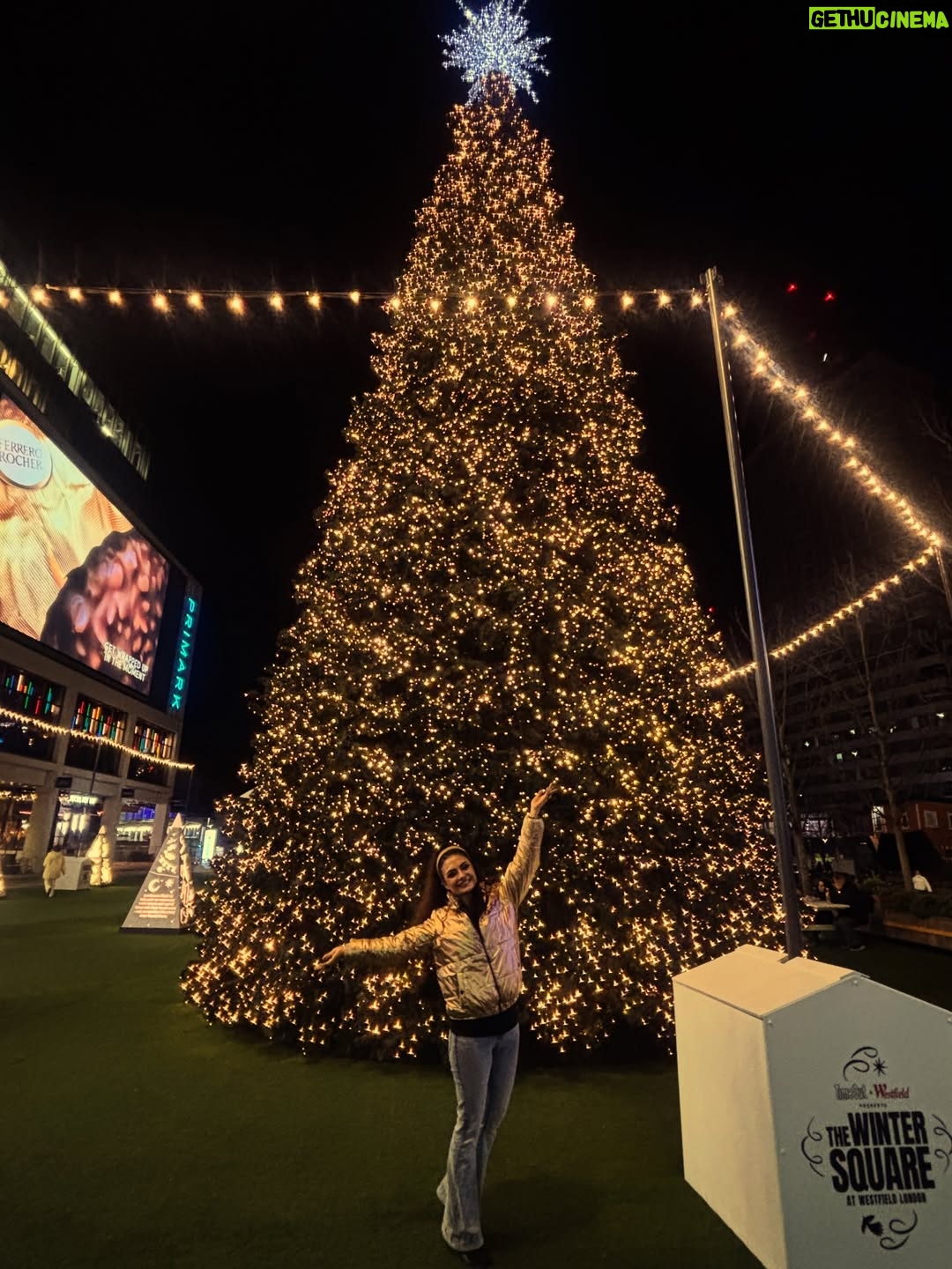 Kavita Ghai - 1.2K Likes - Christmas may have packed up its lights, but the magic stays on because a brand new year is about to begin🎄✨