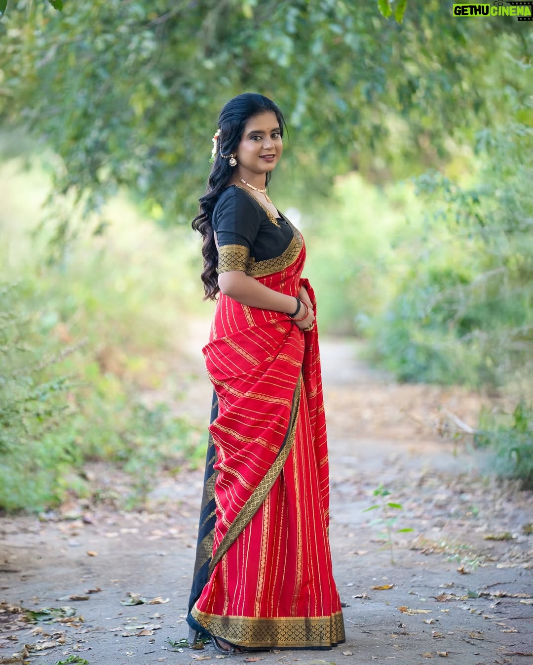 Kavyashree Gowda - 14.1K Likes - Saree vibes only ❤️✨ 
.
PC : @rainbow_photography_official 
.
Saree : @sulakshmisilks 
.
Stylist: @_sagittarianb 
Mua : @makeupbymamathanaidu 
Hairstyle : @varshagowda_hairstylist 
.
.
#kavyashreegowdaofficial #ksg #mysoresilk #saree #shree #love #southindian #actress