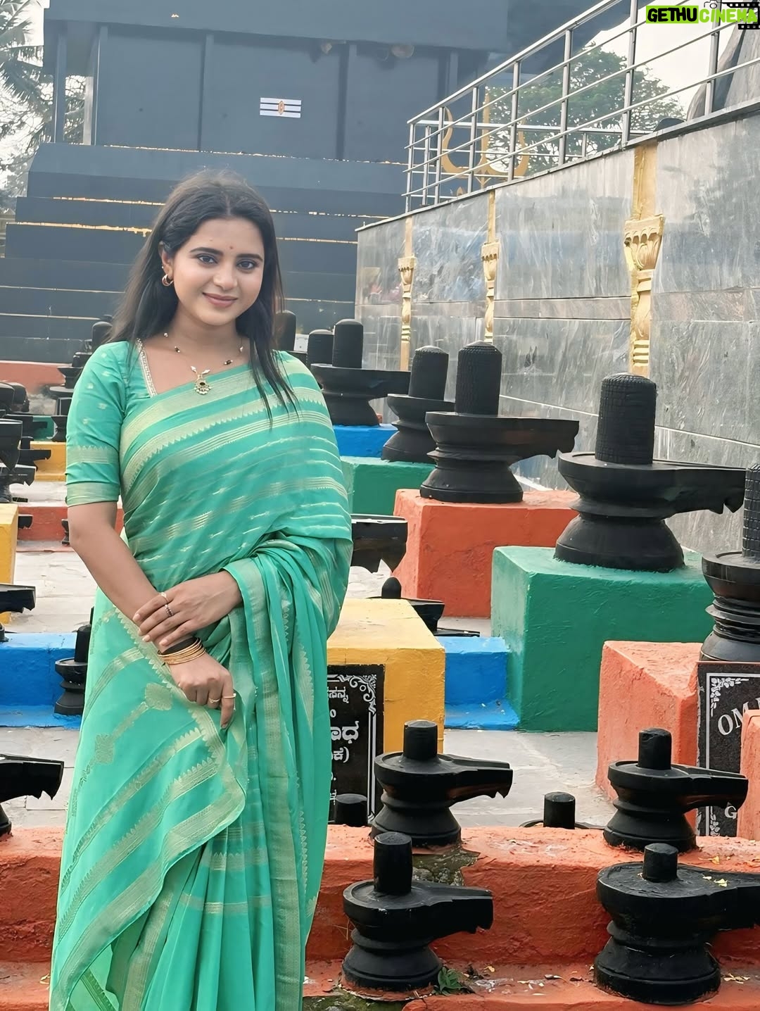 Kavyashree Gowda - 11.8K Likes - I believe nothing happens by mistake. You know, the universe has a divine plan. That sounds dramatic. 01/01/2026❤️🧿☘️
.
.
#kotilingeshwaratemple #kotilingeshwara #lordshiva #gowri #kavyashreegowda #ksg