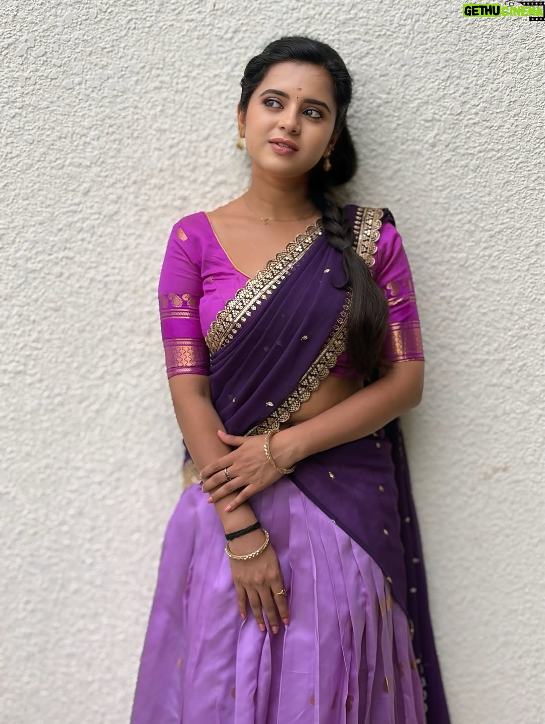 Kavyashree Gowda - 9K Likes - 💜✨
.
.
.
Designer : @rathamdesignstudio 
.
#kavyashreegowda #gowri #mgm #ksg #love #dboss #devil