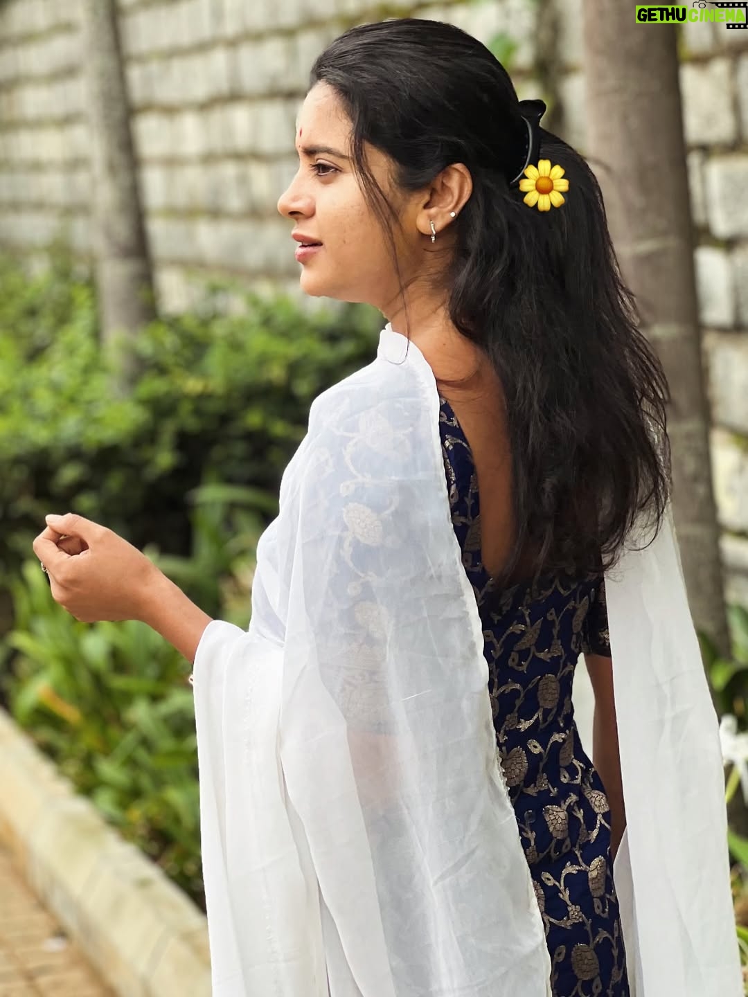 Kavyashree Gowda - 9.1K Likes - 🌸✨
.
.
Pc : @mohan_ag21 
.
#gowri❤️ #mangalowrimaduve #kavyashreegowda #ksg #love #gowri #mgm