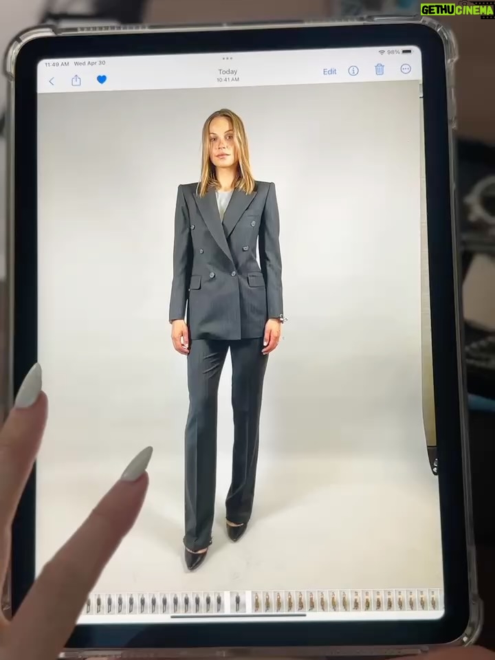 Kayla Wallace - 408.1K Likes - @landmanpplus season 2 finale is so close you can taste it. I love being a part of this show and I feel so lucky we get to do this all over again 🤎