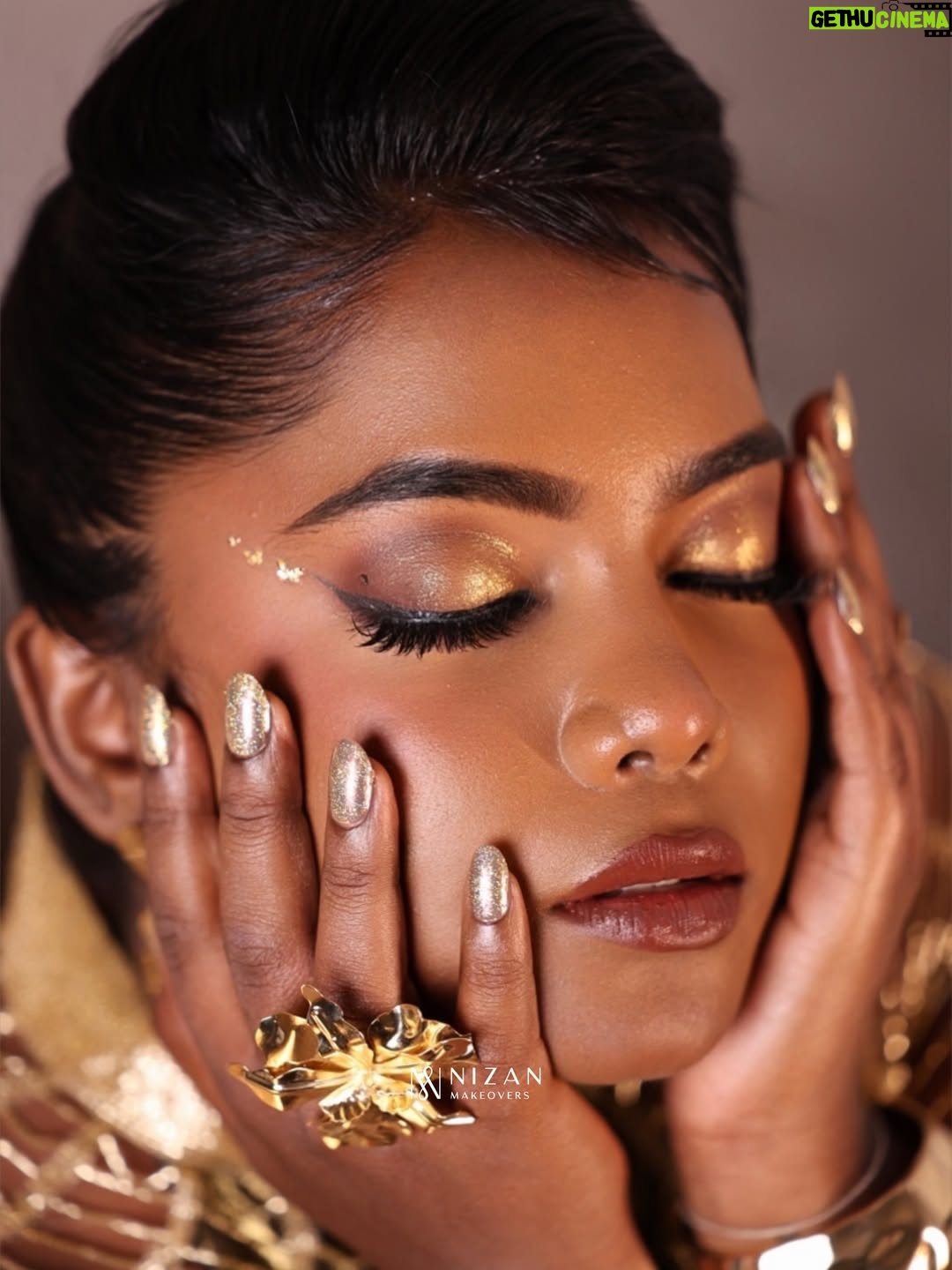 Keerthana Ravindran - 16.9K Likes - Rich skin. Real glow !

Mua @nizanmakeovers 
.
.
#DuskySkinMakeup
#DeepSkinMakeup
#MelaninRichSkin
#BrownSkinBeauty
#RichComplexion