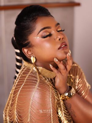 Keerthana Ravindran Instagram - Rich skin. Real glow !
Mua @nizanmakeovers
.
.
#DuskySkinMakeup
#DeepSkinMakeup
#MelaninRichSkin
#BrownSkinBeauty
#RichComplexion