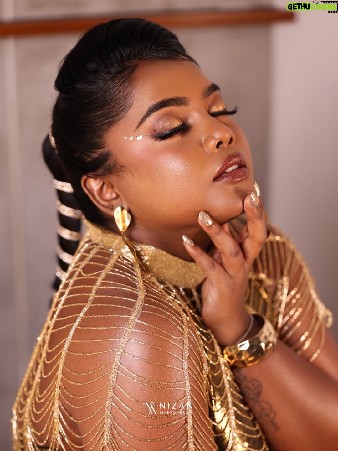 Keerthana Ravindran - 16.9K Likes - Rich skin. Real glow !

Mua @nizanmakeovers 
.
.
#DuskySkinMakeup
#DeepSkinMakeup
#MelaninRichSkin
#BrownSkinBeauty
#RichComplexion