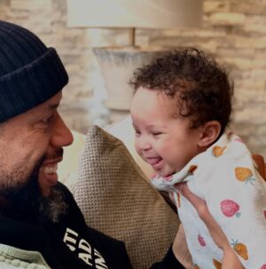 Kellee Stewart Instagram - When your Uncle makes you laugh your diaper off! @affioncrockett Comedy Legend. Elite Uncleā¤ļø
Uncle Affion took a cross country flight and a two hour drive to meet his newest fan! We love you Uncle A! Since Day ONE! Thanks for the presents, the prayers, and the love. š
#UncleAffion #UncleGang #DayOne #HappyNewYear