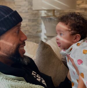 Kellee Stewart Instagram - When your Uncle makes you laugh your diaper off! @affioncrockett Comedy Legend. Elite Uncleā¤ļø
Uncle Affion took a cross country flight and a two hour drive to meet his newest fan! We love you Uncle A! Since Day ONE! Thanks for the presents, the prayers, and the love. š
#UncleAffion #UncleGang #DayOne #HappyNewYear