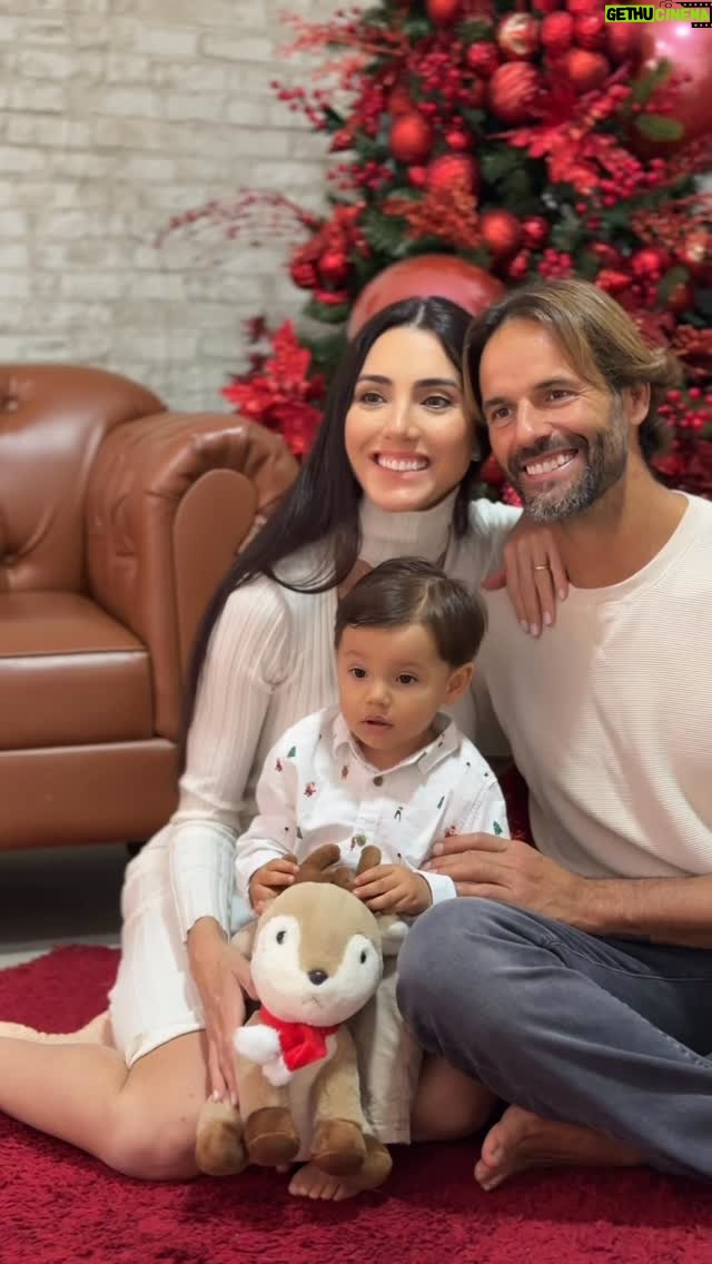 Kelly Baron - 8.4K Likes - Nossa família ❤️ o melhor presente de todos os natais 🎄