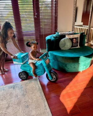 Kelly Khumalo Instagram - Checkers did pull a number on us as parents here, I bought this unwillingly, the marketing strategy on this is top tier… every toddler now feels like the delivery guy❗️
