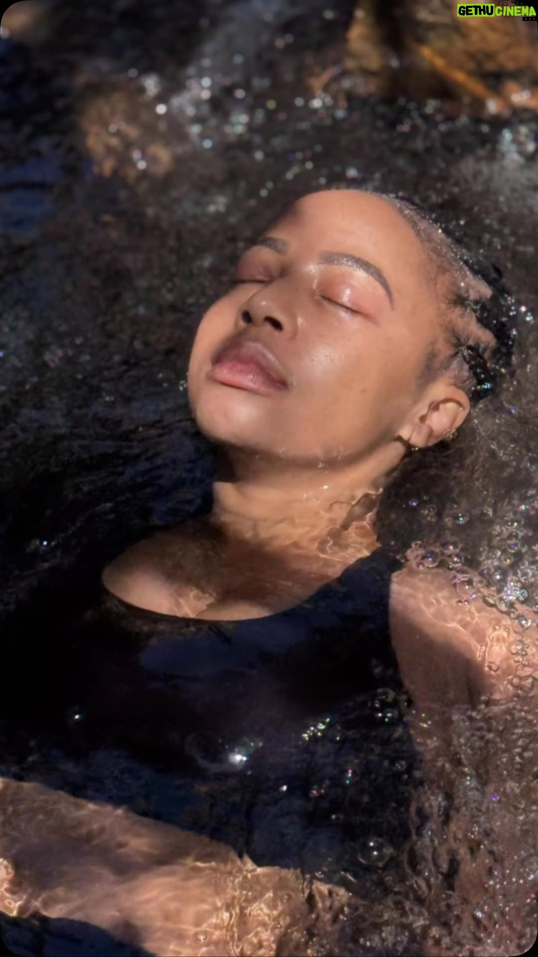 Kelly Khumalo - 12.2K Likes - Earthing, connecting with nature and bonding with the Princess 👑 🐆🤟🏾 #Hiking  #Bare