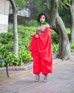 Kelly Khumalo Instagram - Ngeke was recorded in 2019 only to be released yesterday @arthurmafokate congratulations it’s on 70k views already on @youtube 👏🏽👏🏽👏🏽 dressed by @oracle_dynasty photographed by @fistoartist 🐆👑