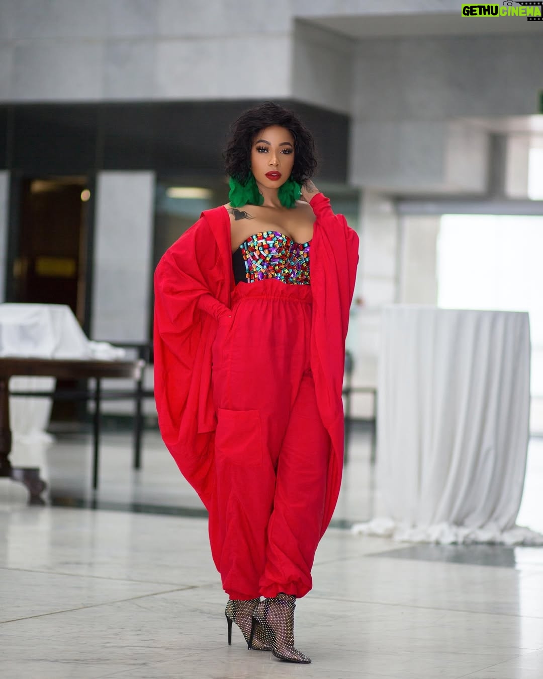 Kelly Khumalo - 10.4K Likes - Ngeke was recorded in 2019 only to be released yesterday @arthurmafokate  congratulations it’s on 70k views already on @youtube 👏🏽👏🏽👏🏽 dressed by @oracle_dynasty photographed by @fistoartist 🐆👑