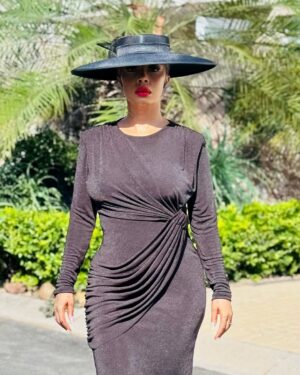 Kelly Khumalo Instagram - Liyageza leKhehla malifuna….. Forty does come with its PERKS…. If you know what I mean 🤟🏾🐆