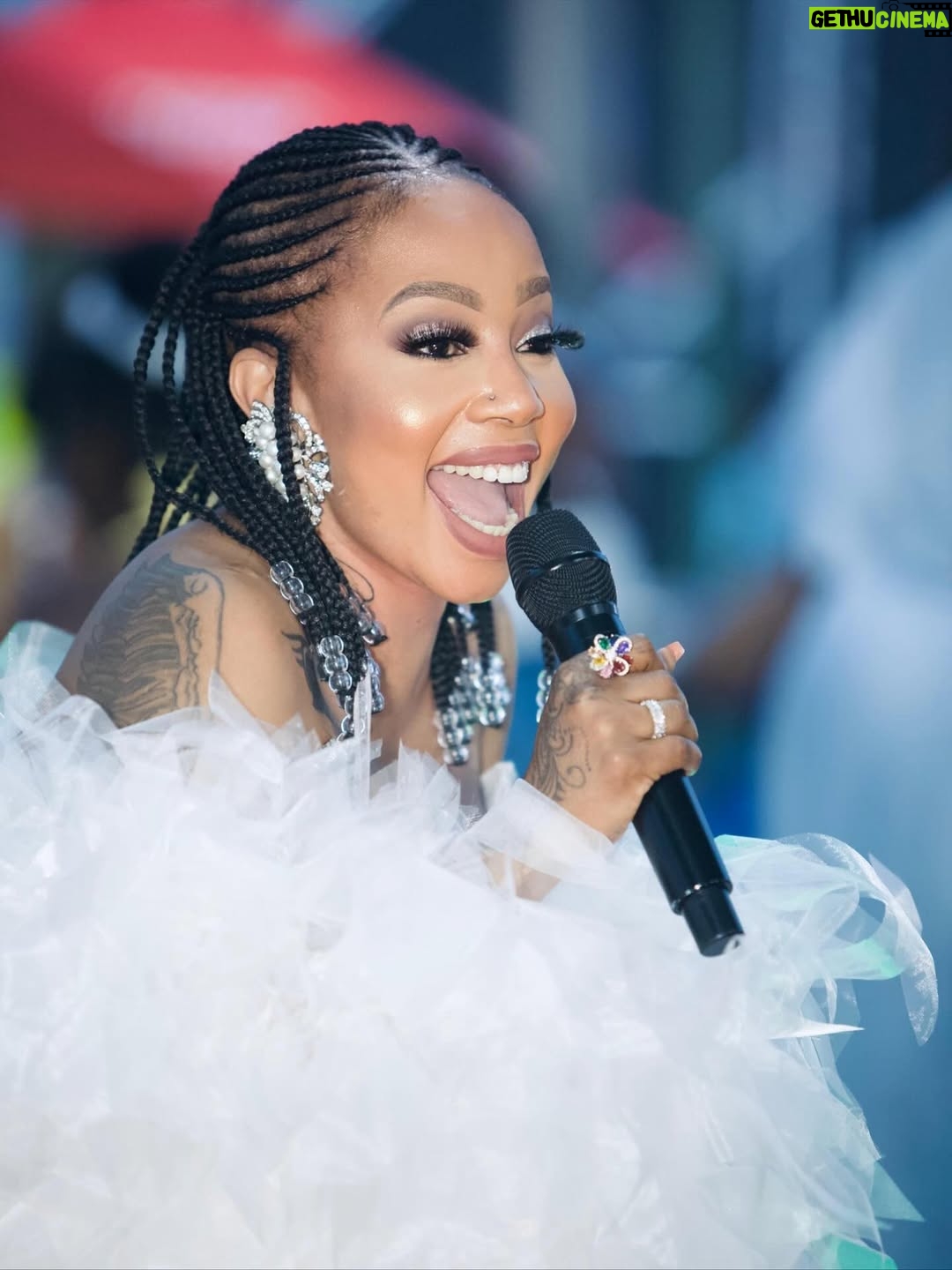 Kelly Khumalo - 12.6K Likes - Celebration he already beginning…. Photographed by @fistoartist dressed by @tn_collectiv #Rebirth🌏🦋