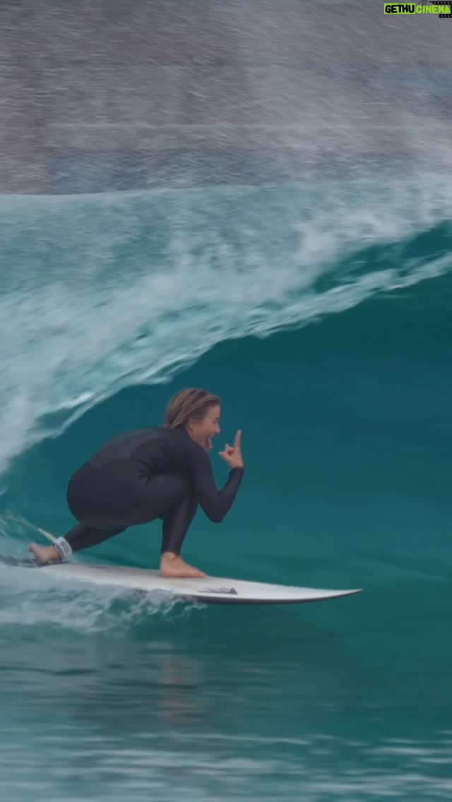 Kelly Noonan - 7.7K Likes - Can we try to get shampoo!!! @kellygores & @juleshough blowing minds @kswaveco @austinsurfclubtx 📹: @ryanperry @jacobtmoss @davidarchy ||| @outerknown @airtahitinui @air_tahiti @vitacoco @turtleboxaudio @ford.tahiti @firewiresurfboards @stormbladeboards @letahaabypearlresorts @letikehaubypearlresorts @leboraborabypearlresorts @vahineprivateisland @hiltonhoteltahiti @dafinhi @shadesunscreen @erewhon