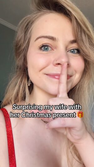 Kendra Instagram - Merry Christmas ya filthy animals 🤪 

#reel #instareel #funny #couplegoals #merrychristmas #surprise