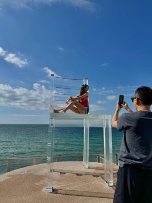 Kenix Kwok Ho-Ying Instagram - 這麼好的天氣，絕對要跟陽光玩遊戲！☀️☀️☀️
#osaka 
#awajiisland 
#幸福pancake