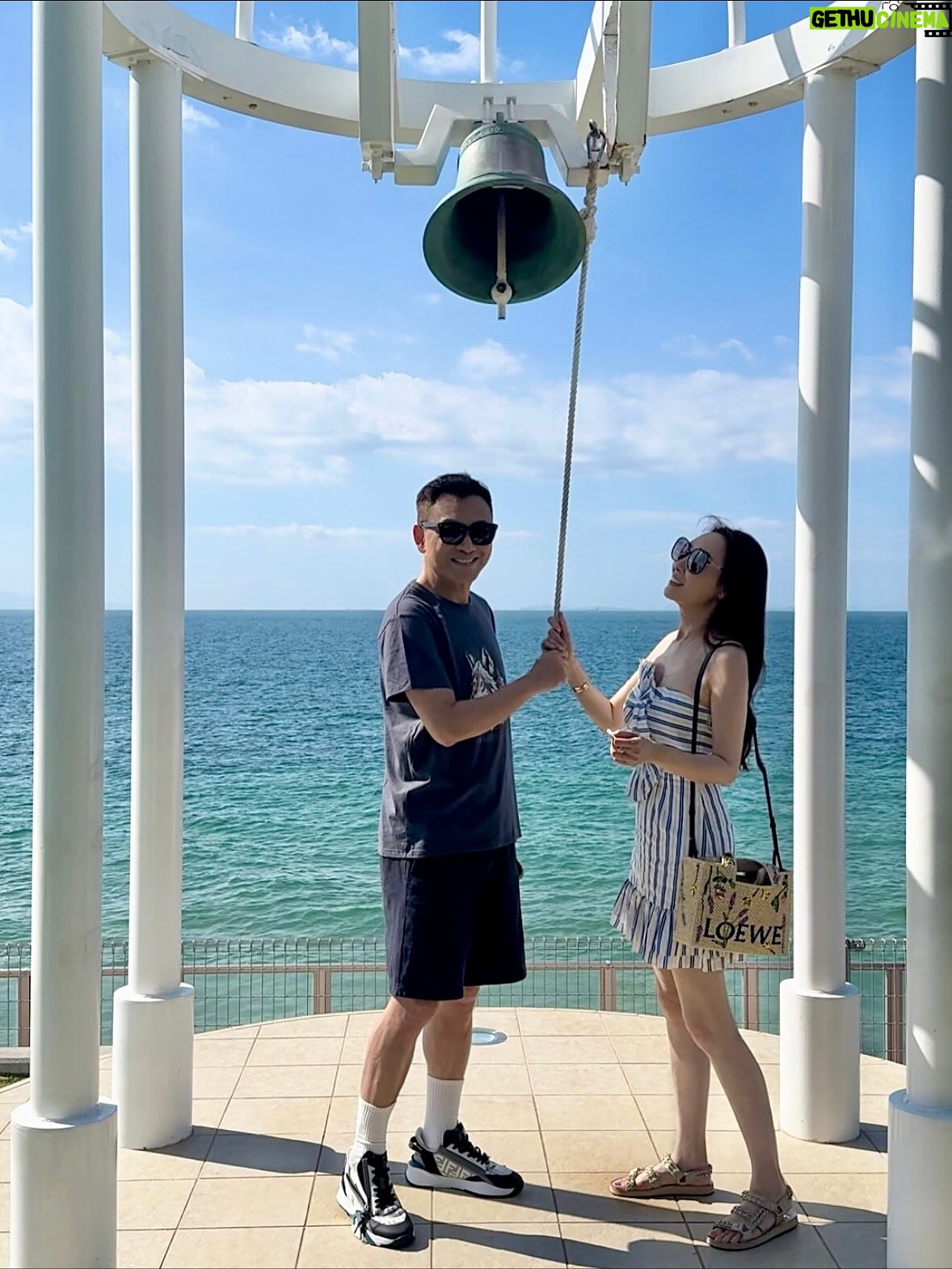 Kenix Kwok Ho-Ying - 10.1K Likes - 這麼好的天氣，絕對要跟陽光玩遊戲！☀️☀️☀️
#osaka 
#awajiisland 
#幸福pancake