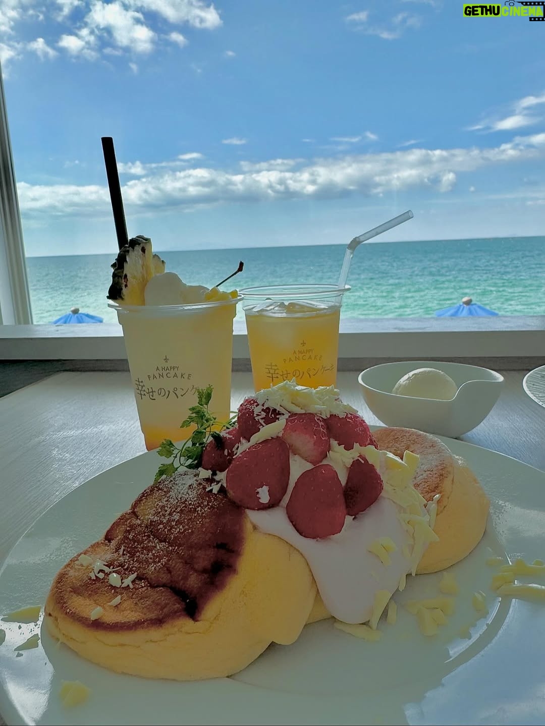 Kenix Kwok Ho-Ying - 10.1K Likes - 這麼好的天氣，絕對要跟陽光玩遊戲！☀️☀️☀️
#osaka 
#awajiisland 
#幸福pancake