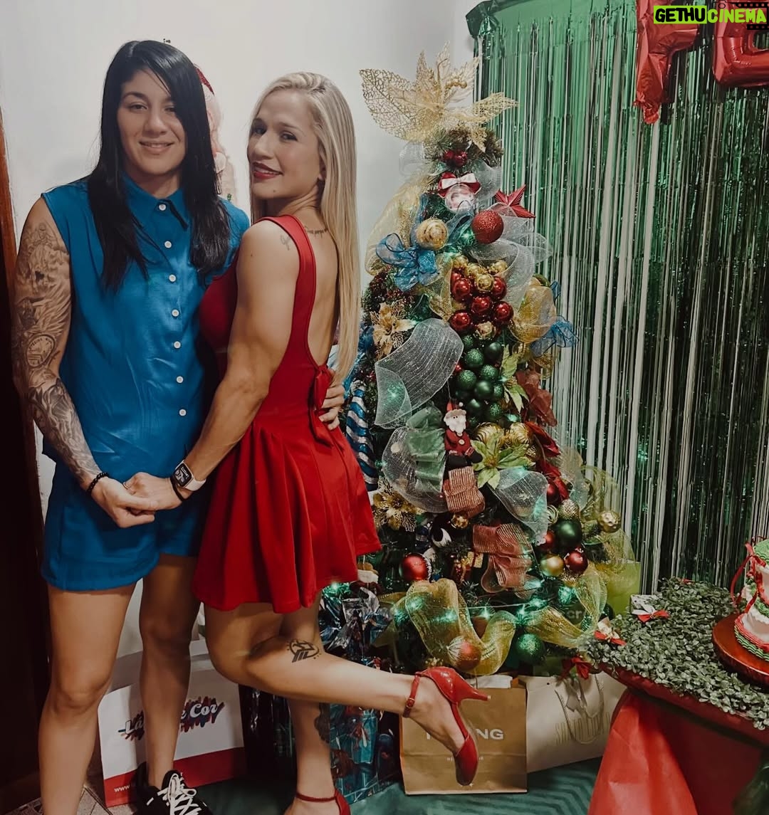 Ketlen Vieira - 1.7K Likes - Neste Natal, gratidão pela família, pelo amor compartilhado e pelo verdadeiro espírito natalino que nos une. Feliz Natal🎄✨