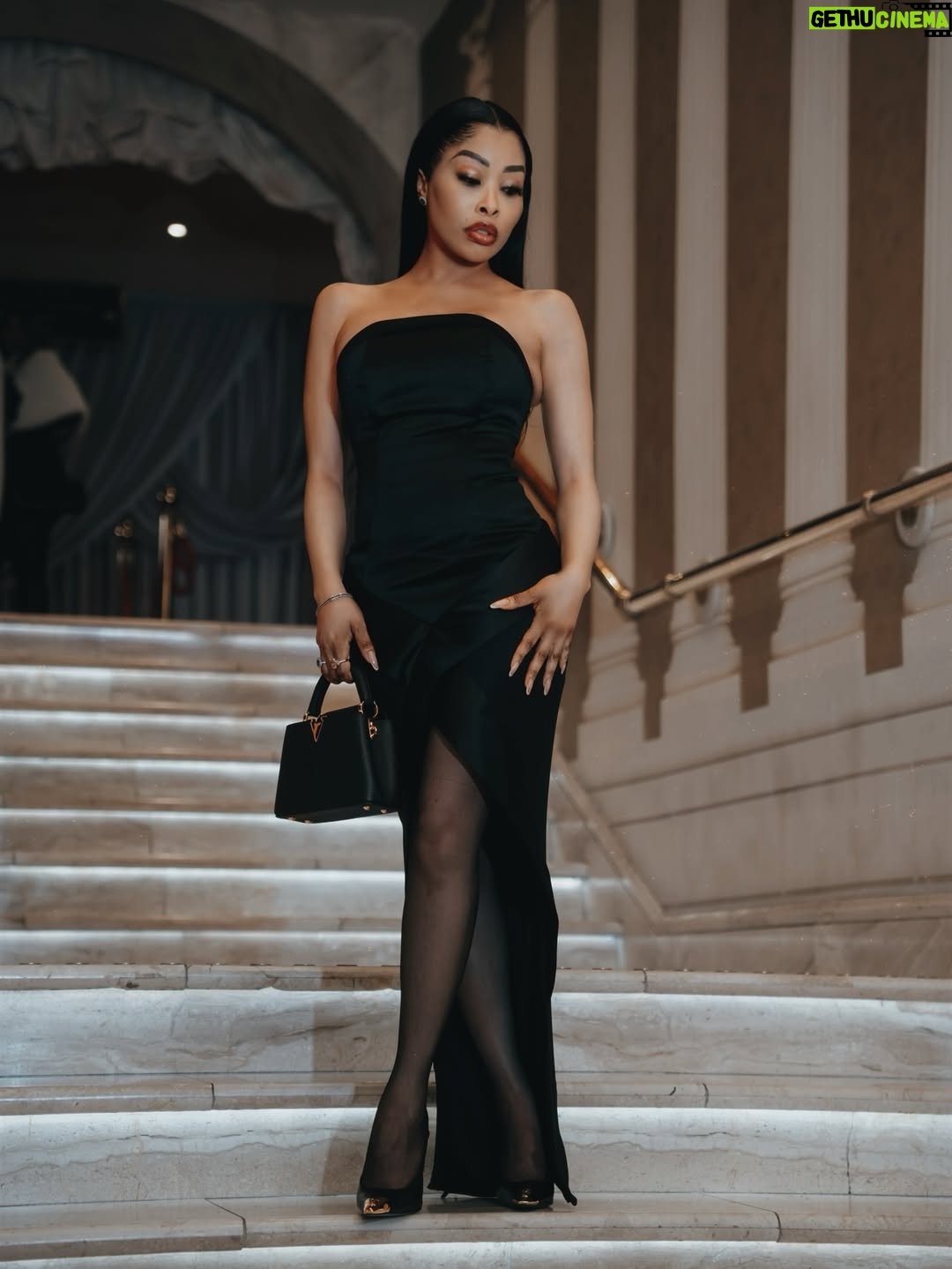 Khanyi Mbau - 17.8K Likes - My super powers are patience and observation. Greatness in abundance 🫴🏽🤍✨

📸: @blxcknativesmedia
