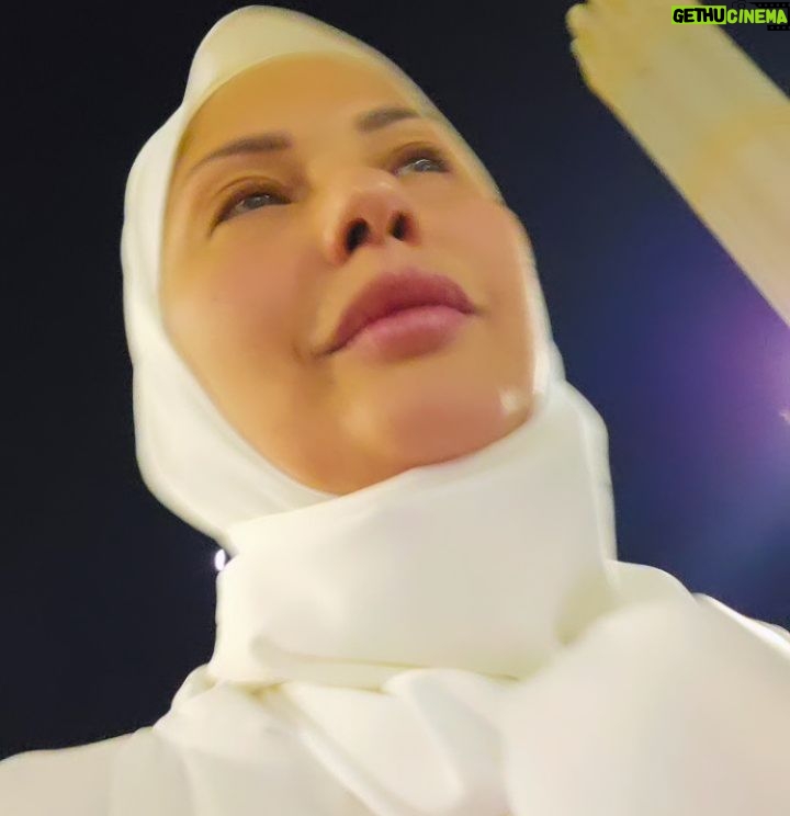 Khaoula Slimani - 77.2K Likes - المدينة المنورة ، قصة عشق لن ينتهي ، اللهم لا تجعلها آخر مرة و سهل لنا في عودات،  فالنفس لا تمل و العين لا تشبع  و القلب يحيى هنا #أحبك_يا_رسول_الله #المدينة_المنورة 
شكرا ل@alsafwa.tunisie  على تمكيني من عيش كل هذه الاحاسيس التي لن انساها ما حييت