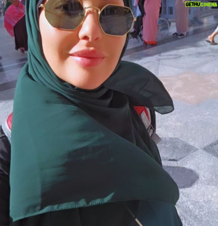 Khaoula Slimani - 77.2K Likes - المدينة المنورة ، قصة عشق لن ينتهي ، اللهم لا تجعلها آخر مرة و سهل لنا في عودات،  فالنفس لا تمل و العين لا تشبع  و القلب يحيى هنا #أحبك_يا_رسول_الله #المدينة_المنورة 
شكرا ل@alsafwa.tunisie  على تمكيني من عيش كل هذه الاحاسيس التي لن انساها ما حييت