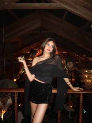 Khushi Hegde Instagram - fashionably late⦠even to Christmasšø
wearing alllll @nefsfinds š¤