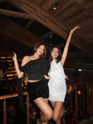 Khushi Hegde Instagram - fashionably late⦠even to Christmasšø
wearing alllll @nefsfinds š¤